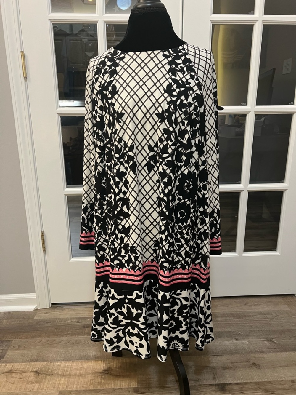 Eliza J black white and pink Stretch Knit dress size 18W EUC - Picture 2 of 8